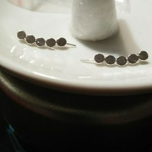 Macys Jewelry Jewelry - 💖 NWOT Silver Textured Crawler Earrings Macys Jewelry Jewelry - 💖 NWOT Silver Textured Crawler Earrings
